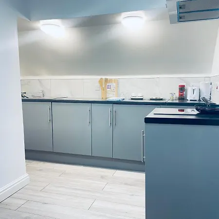1 Bed Apartment With 2 Beds 1 Double Plus 1 Single Birmingham Exterior photo