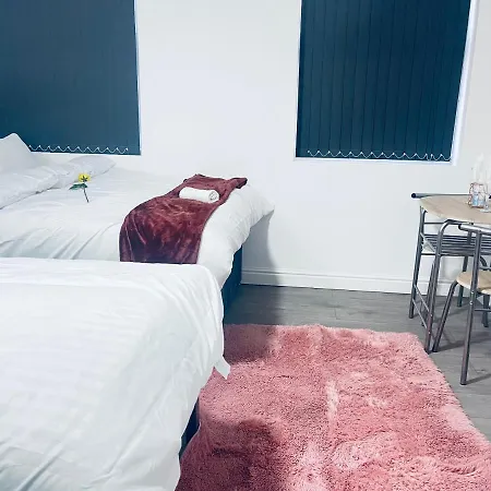 1 Bed Apartment With 2 Beds 1 Double Plus 1 Single Birmingham Exterior photo